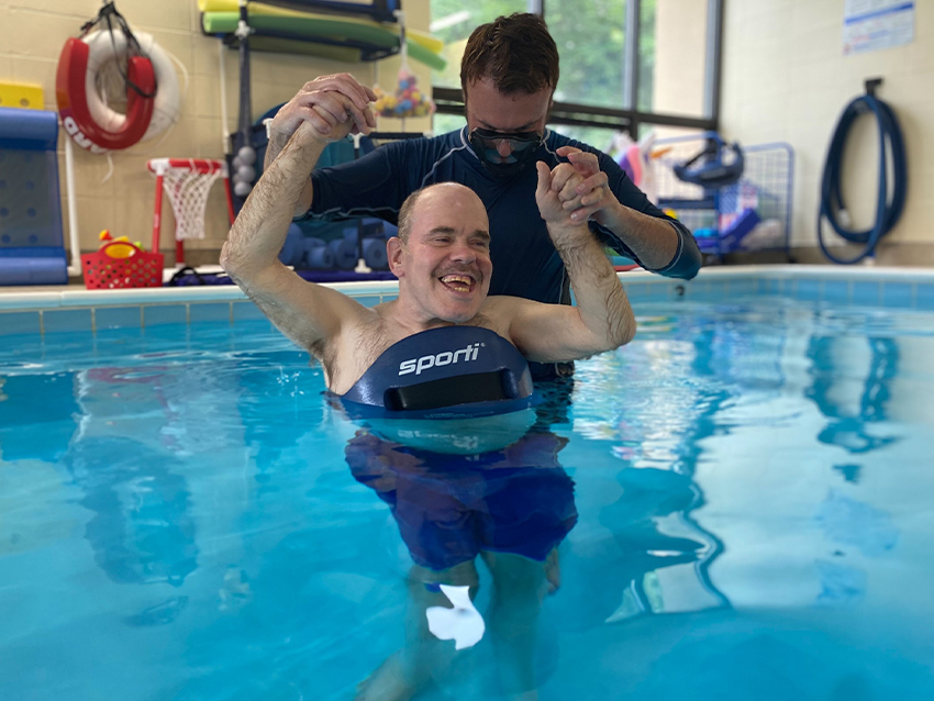 Resident Swimming with assistant