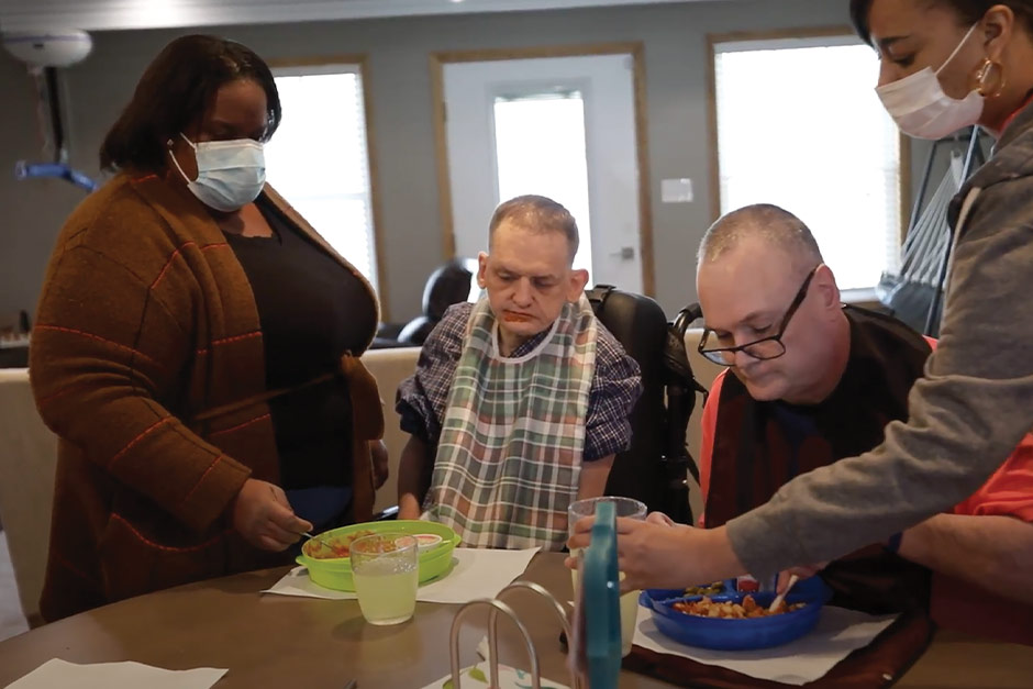 Verland Residents eating